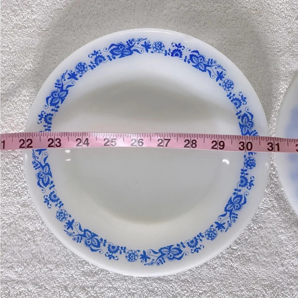 Vintage Termo-Rey Milk  Glass Dinner Plates W Blue Floral Pattern x2 - Picture 9 of 9